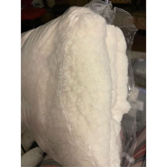 Pottery Barn Kids Solid Sherpa Robe 8-10 Large - Picture 7 of 7